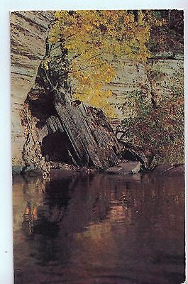 The Baby Grand Piano, Lower Dells of the Wisconsin River, Wisconsin Dells, WI $10.00