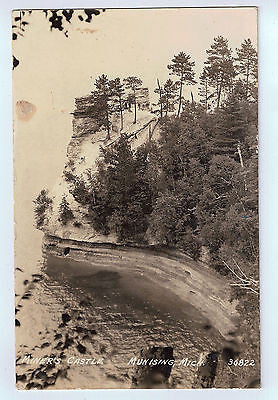 Vintage Picture Postcard of Miner's Castle in Munising, MI $10.00